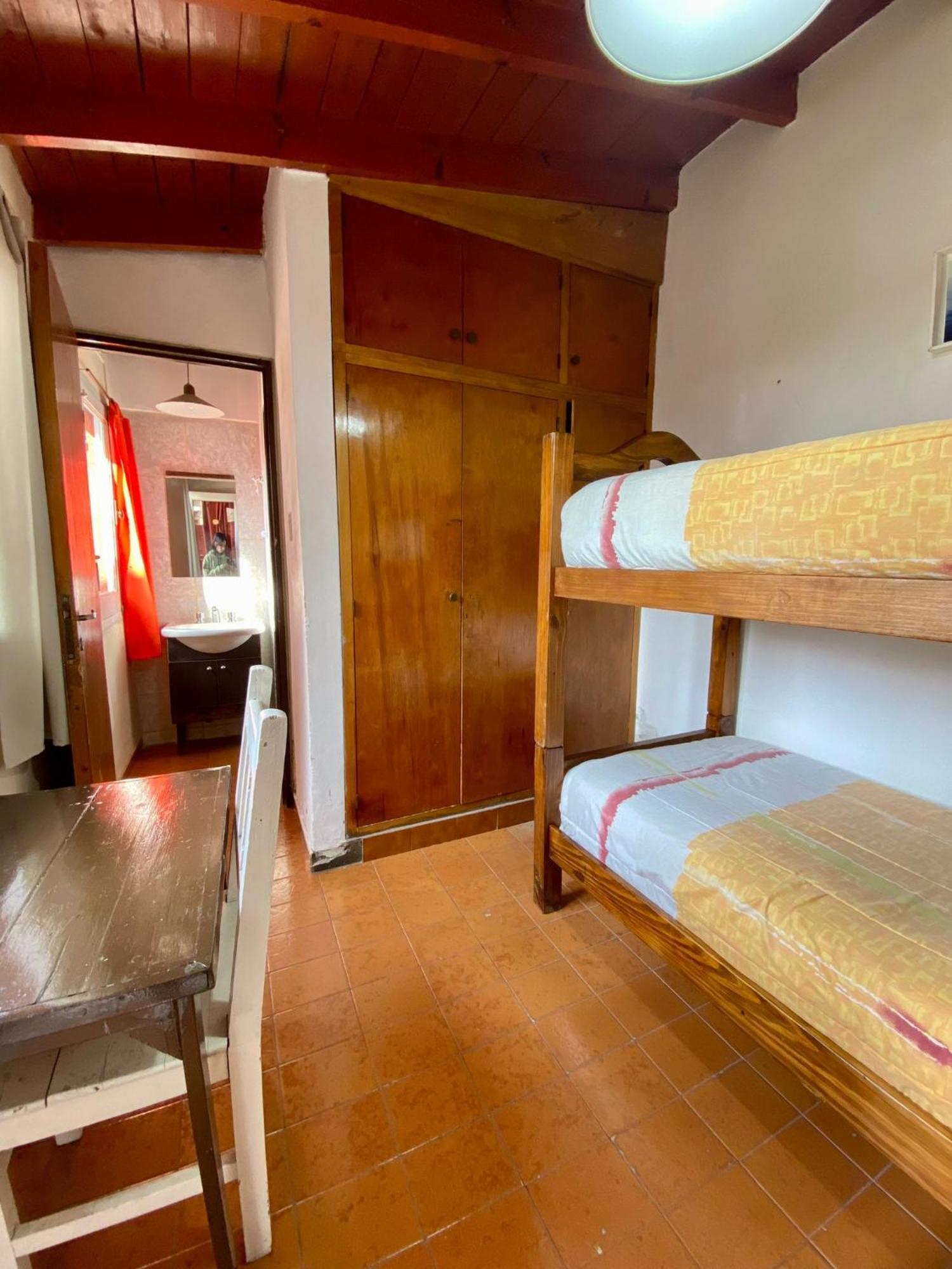 Hostal Open House *