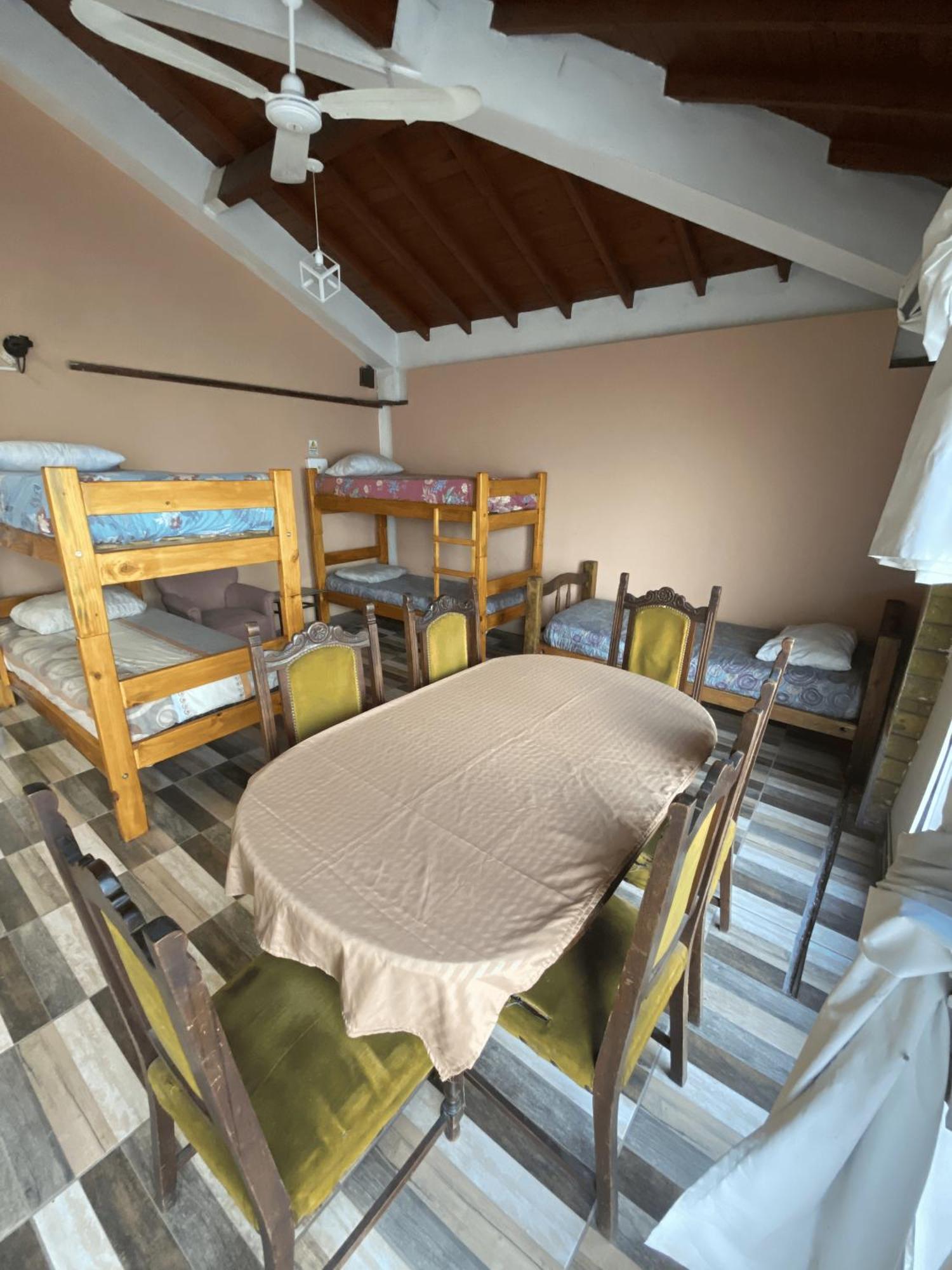 Hostal Open House